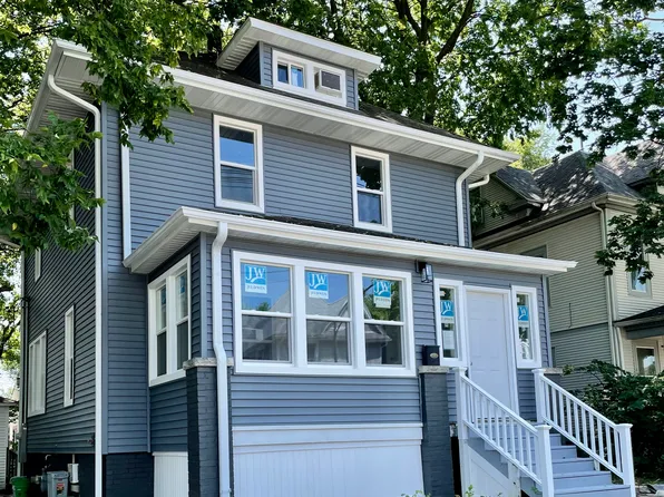 205 W John St, Champaign, IL 61820