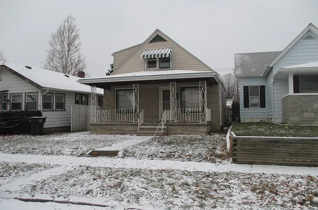 1915 S Taylor St photo 1