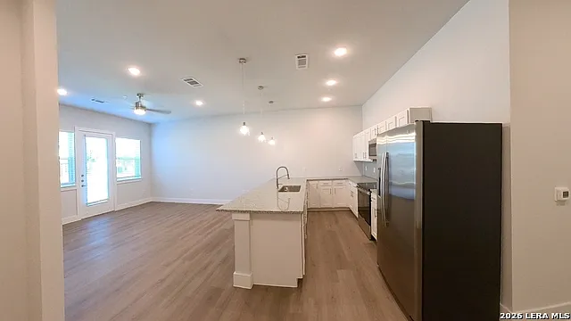 2 bed, 2.5 bath, 1398 sqft, $1,890 — Photo 3