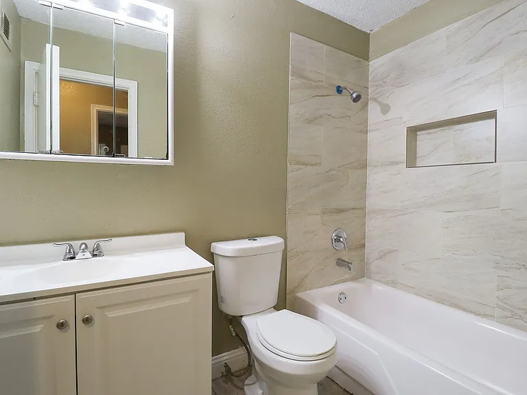 12539 E 20th Pl — Photo 11