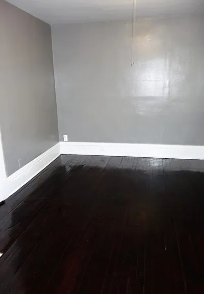 90 Winifred St W — Photo 3