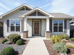 3873 Shamrock Dr, Medford, OR