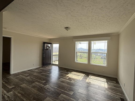 4th image of 1864 Gregory Rd