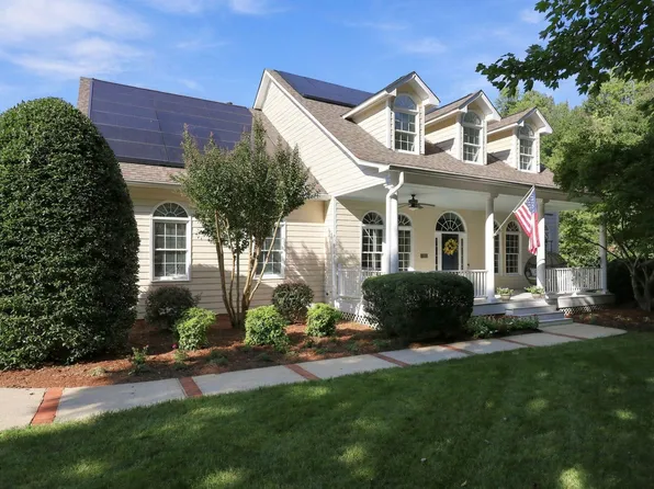 103 Commons Way Dr, Chapel Hill, NC 27516