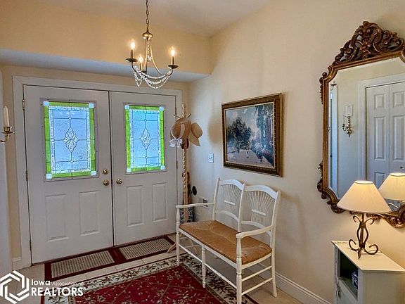5th image of 716 Orchard Pl