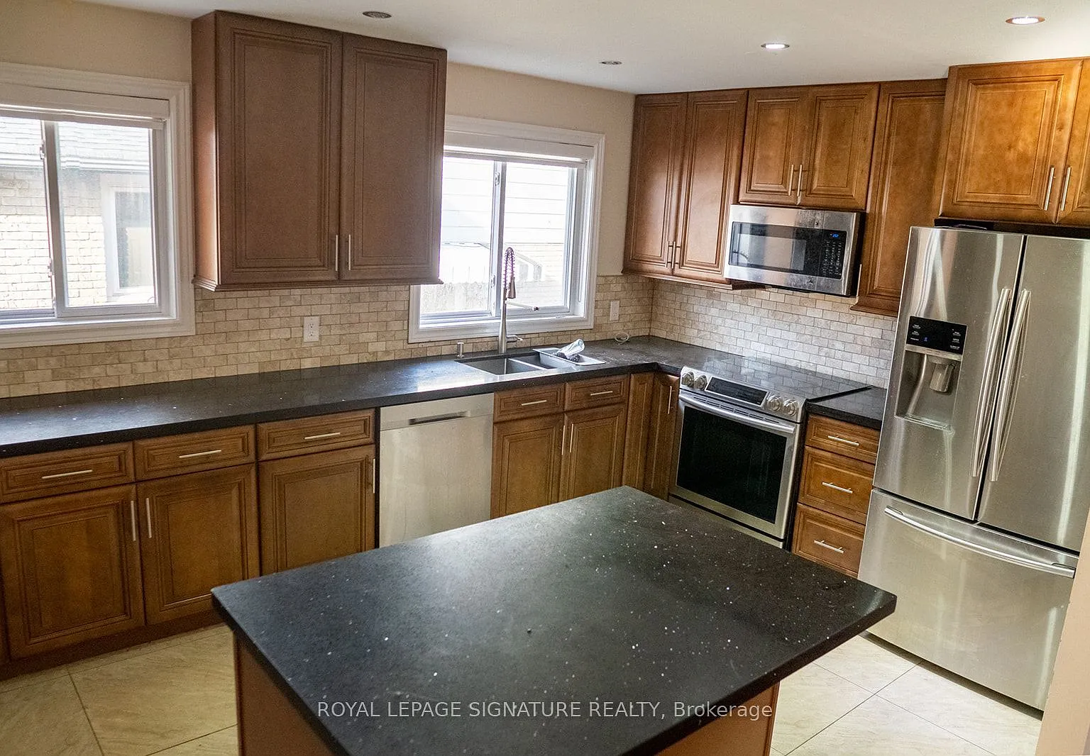 7 bed, $4,950 — Photo 4