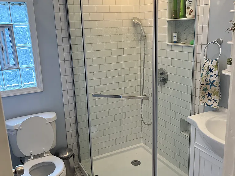 2nd floor bathroom