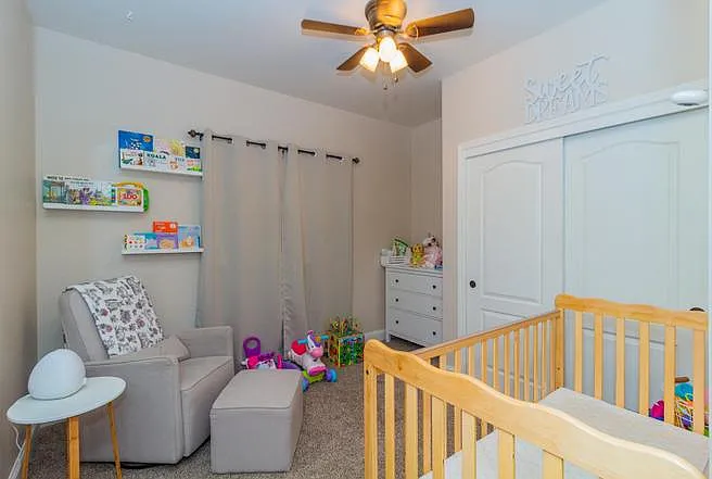 273 W Kelly Ave — Photo 18