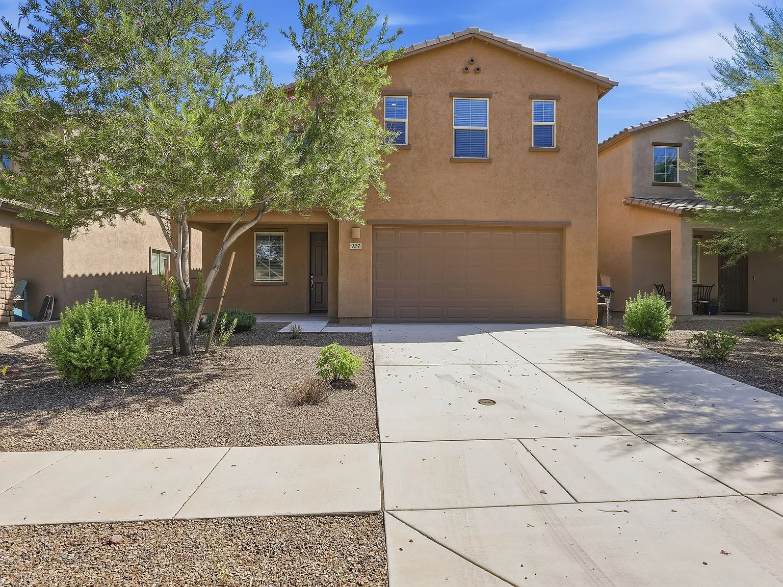 4 bed, 2.5 bath, 2652 sqft, $2,500 — Photo 2