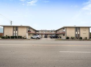 516 Holiday Dr, Galveston, TX 77550