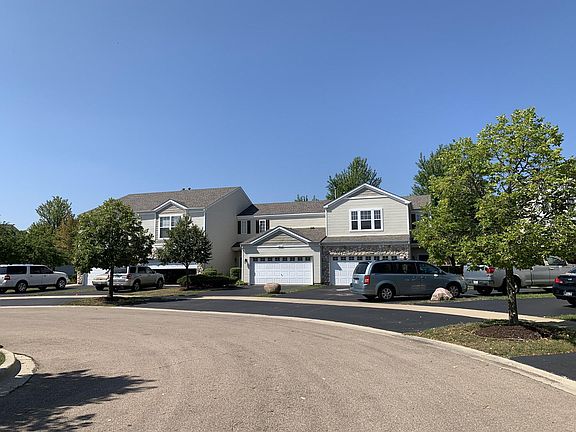 2nd image of 621 Blackstone Ct #621