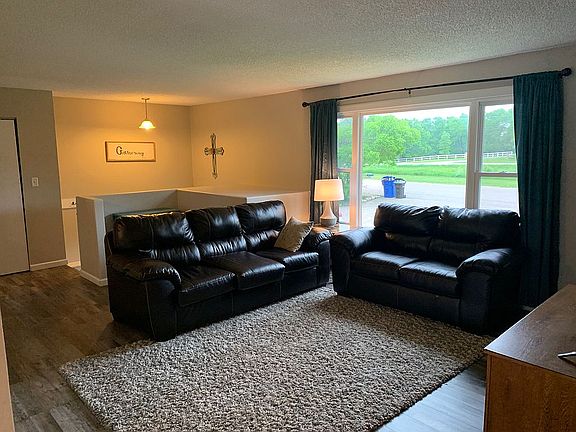 2nd image of 1308 Pelican Ln