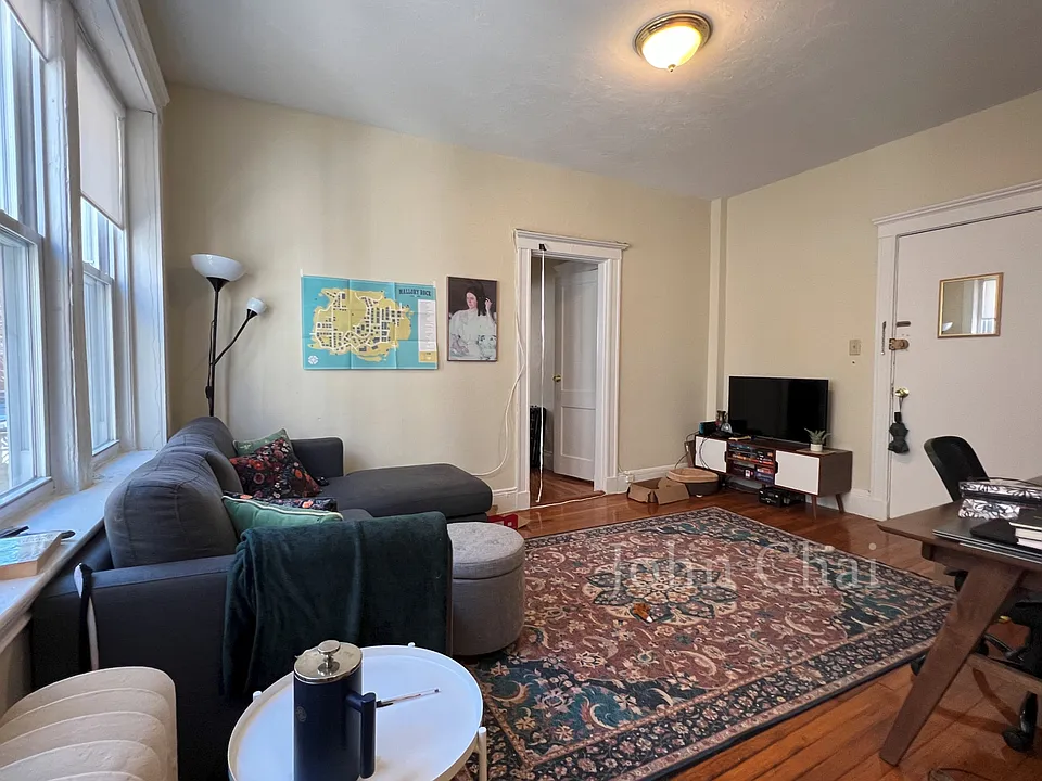64 Woodstock Ave #14