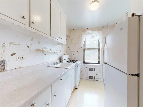 2435 Haring Street image 1 of 7