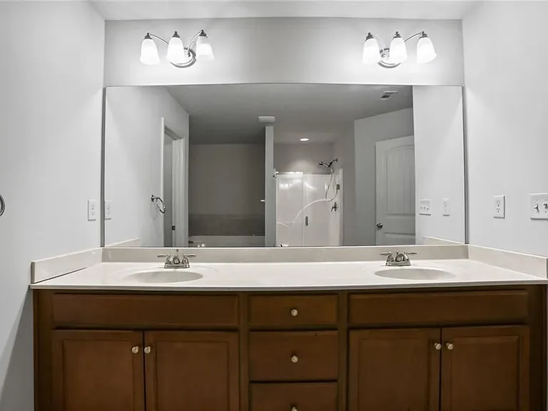 206 Britt Dr — Photo 18