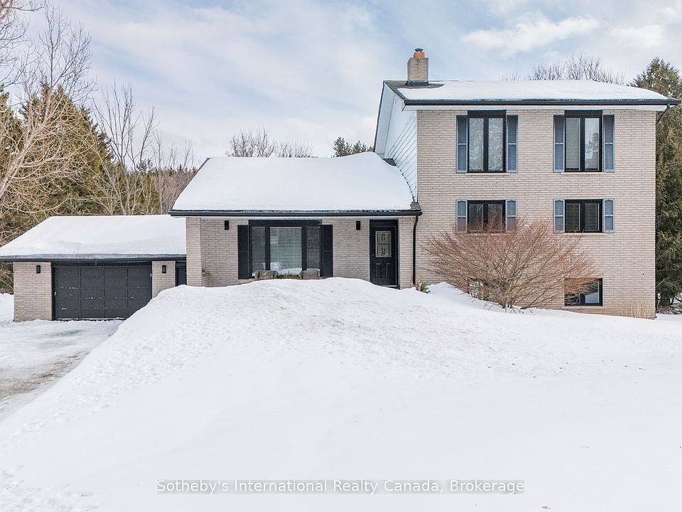 1st image of 79 Caroline St W