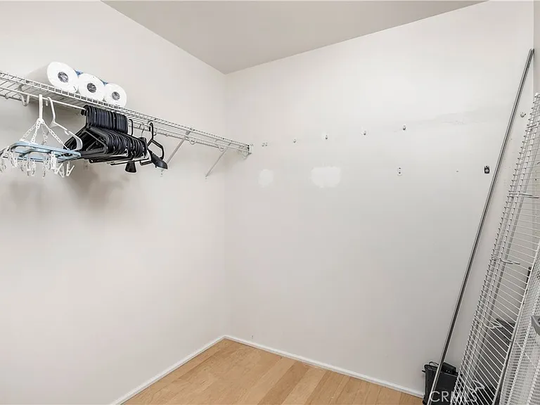 1100 Hope #810 — Photo 19