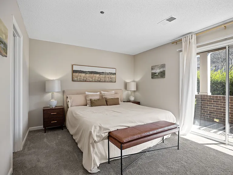 Northlake Apartments — Photo 14