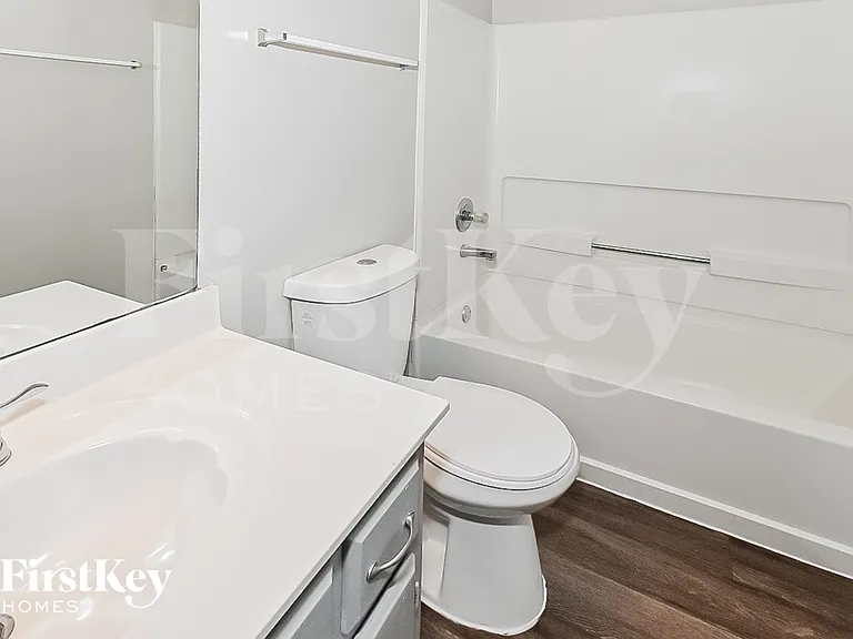 6495 Westbury Ave — Photo 14