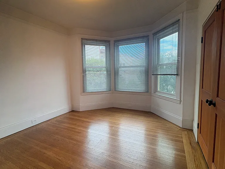 163 Magnolia St #163 — Photo 4