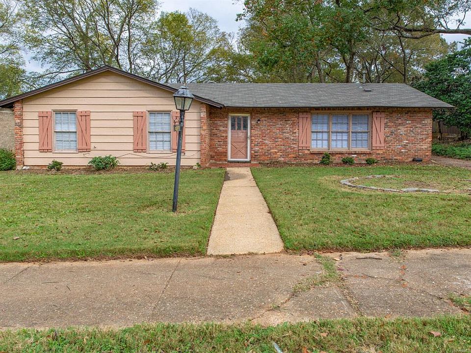 1st image of 214 Bowling Green Dr
