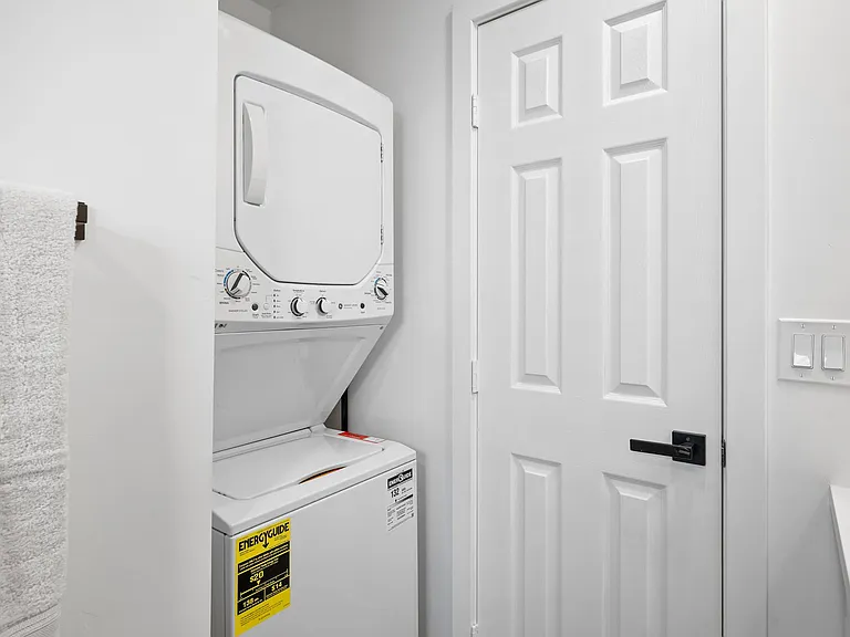 834 Island Ct #1/2 — Photo 10