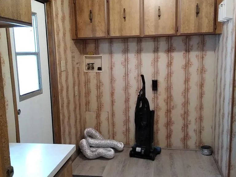 143 Temple St — Photo 12