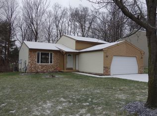 2619 Mapleview St SE, Kentwood, MI 49508