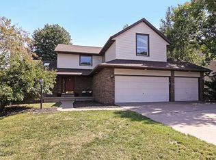 4005 Aspen Hills Dr, Bettendorf, IA