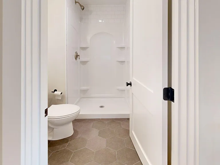 273 Maverick St #7 — Photo 14