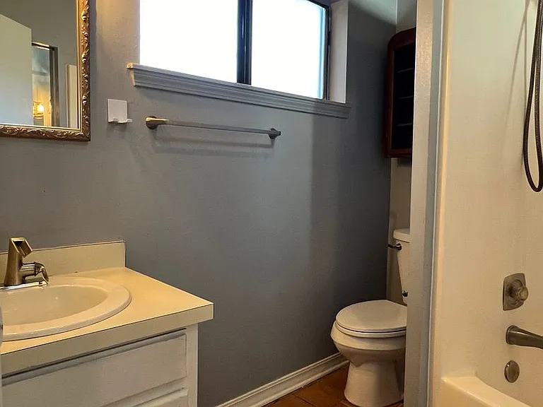 400 Atkins Rd — Photo 10