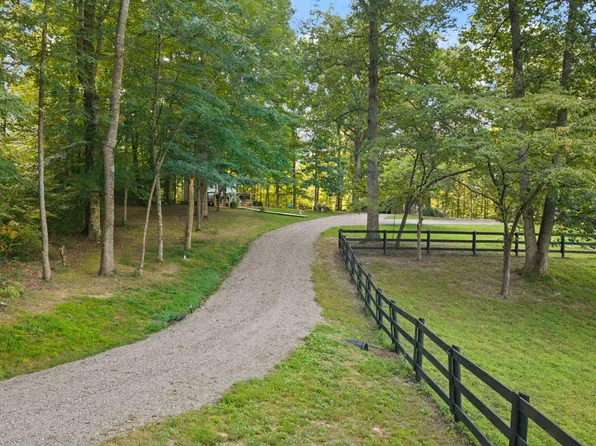 267 Cape Rd, Jamestown, KY 42629