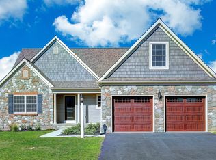 1121 Scarlet Dr, York, PA 17408
