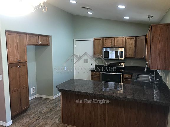 4th image of 42006 W Anne Ln