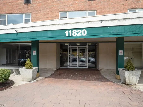 11820 Edgewater Dr APT 110, Lakewood, OH 44107