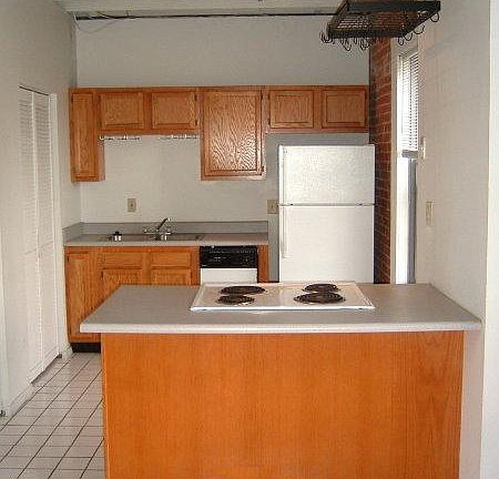 4th image of 22 E 4th Ave APT 2B