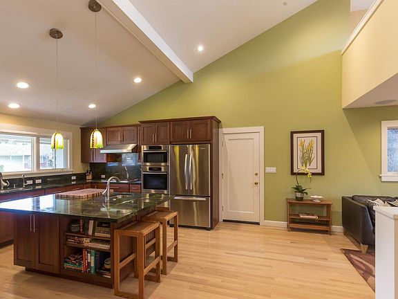 3rd image of 13175 Franklin Ave