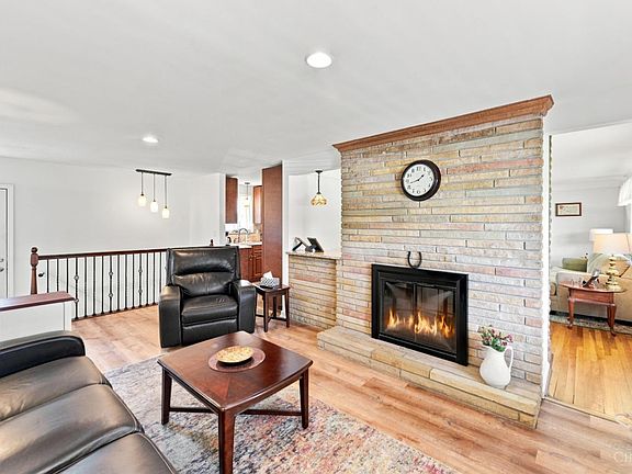 5th image of 4631 Elmont Dr