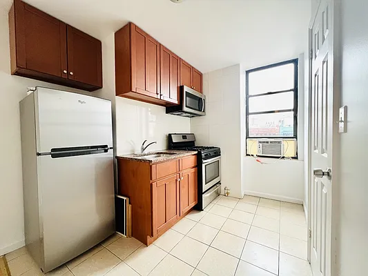 Rented by Nolita Group | media 19