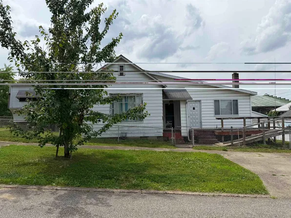 141 E 2nd St, Ceredo, WV 25507