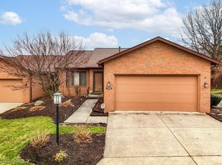 2146 Prestwick Dr, Uniontown, OH 44685