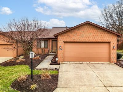 2146 Prestwick Dr, Uniontown, OH, 44685