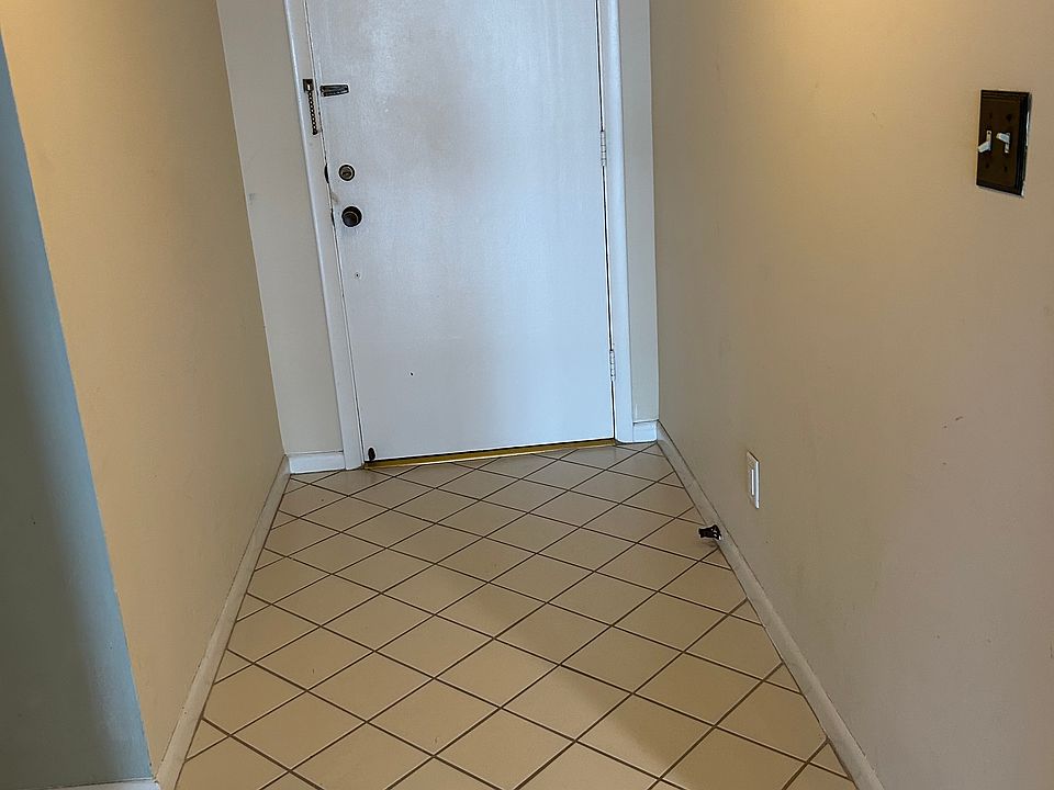 1st image of 175 SE Saint Lucie Blvd APT E124