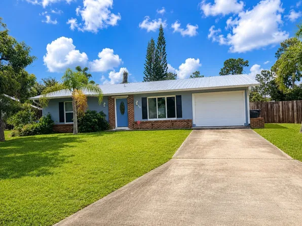 489 SE Galleon Ln, Port Saint Lucie, FL 34983