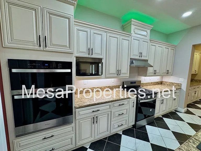 28610 Strauss Ln — Photo 24