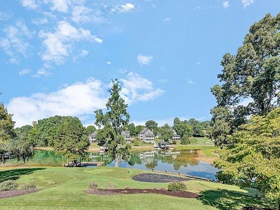 3rd image of 76 Lake Front Cir