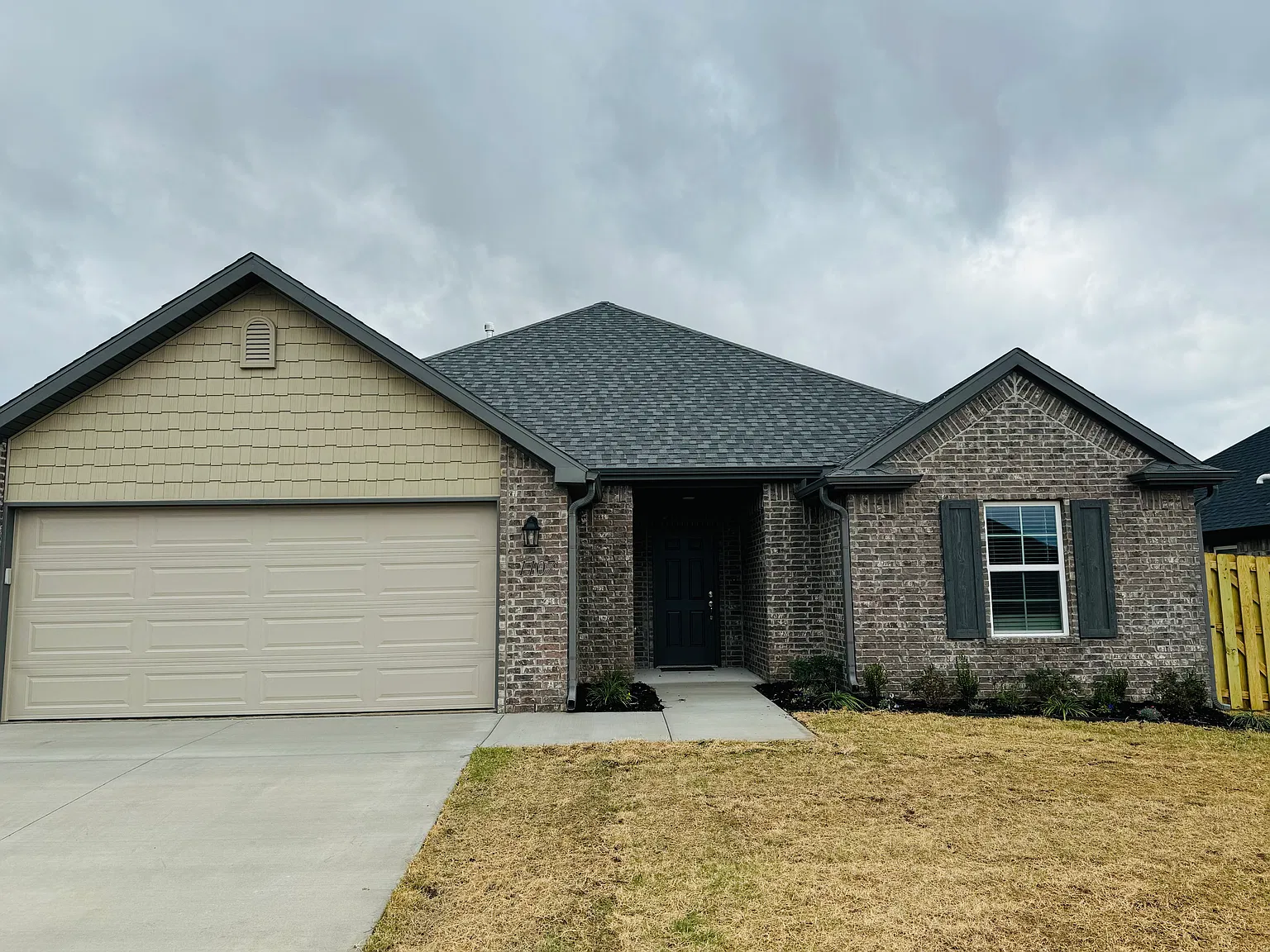 3 bed, 1560 sqft, $1,800 — Photo 1