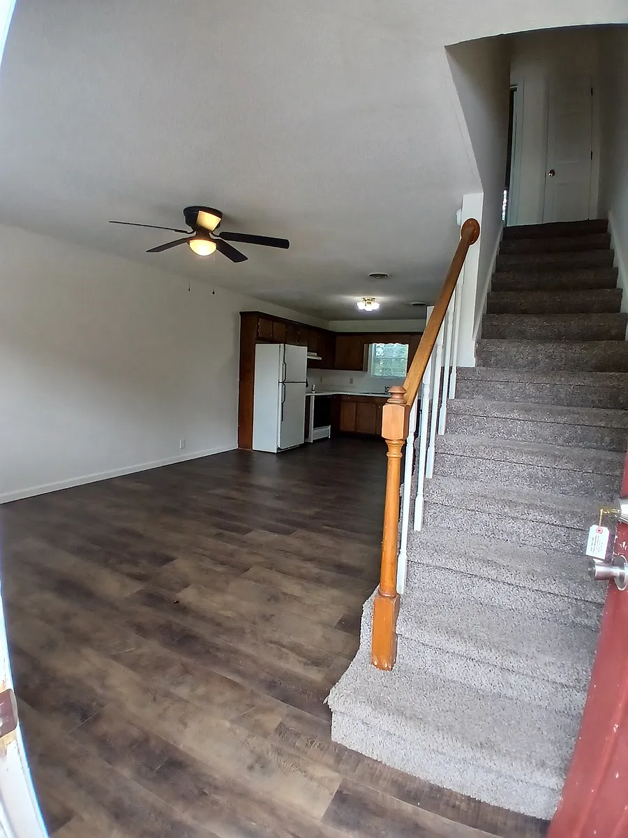 Building Photo - 684 Gale Dr NE #5