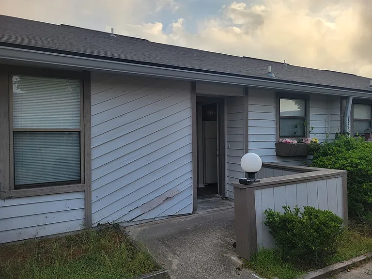 1337 Delaware Pl #B — Photo 1