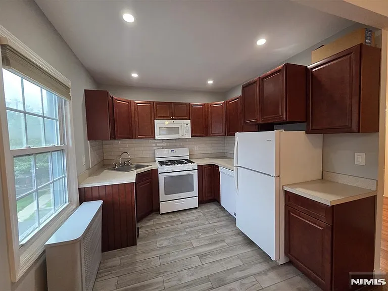 16 Sidney Ave #2 — Photo 2
